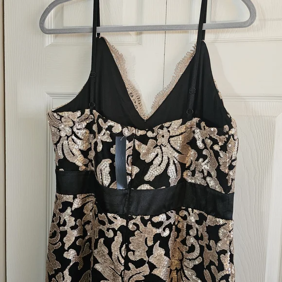 Elegant Black and Gold Lace Evening Gown By VENUS sz 16, NEW! - Picture 5 of 10